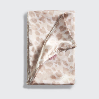 Satin Pillowcase in Leopard - A Roese Boutique